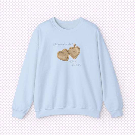 Us Locket Crewneck